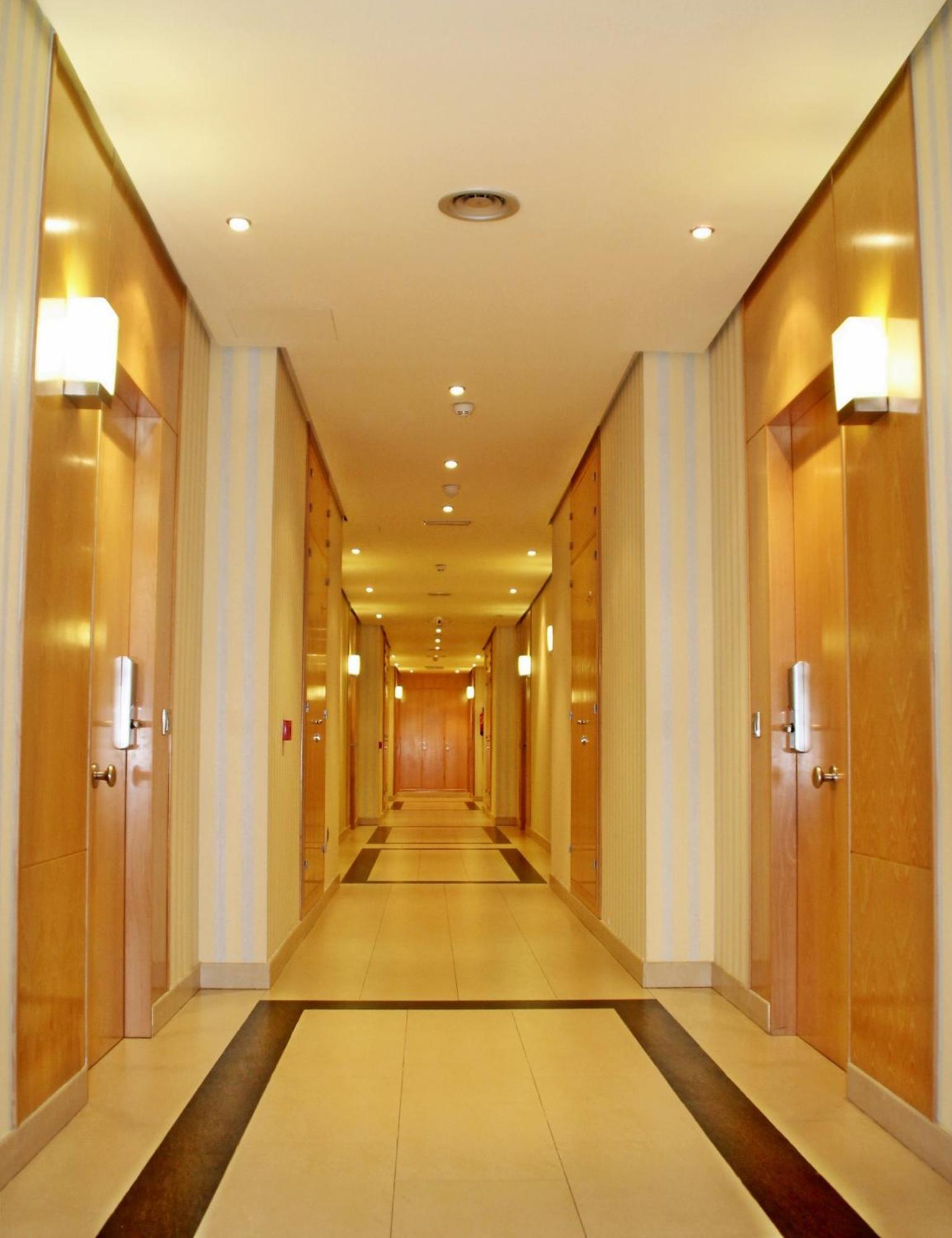 Apartahotel Ribera Арройо-де-ла-Энкомьенда Экстерьер фото