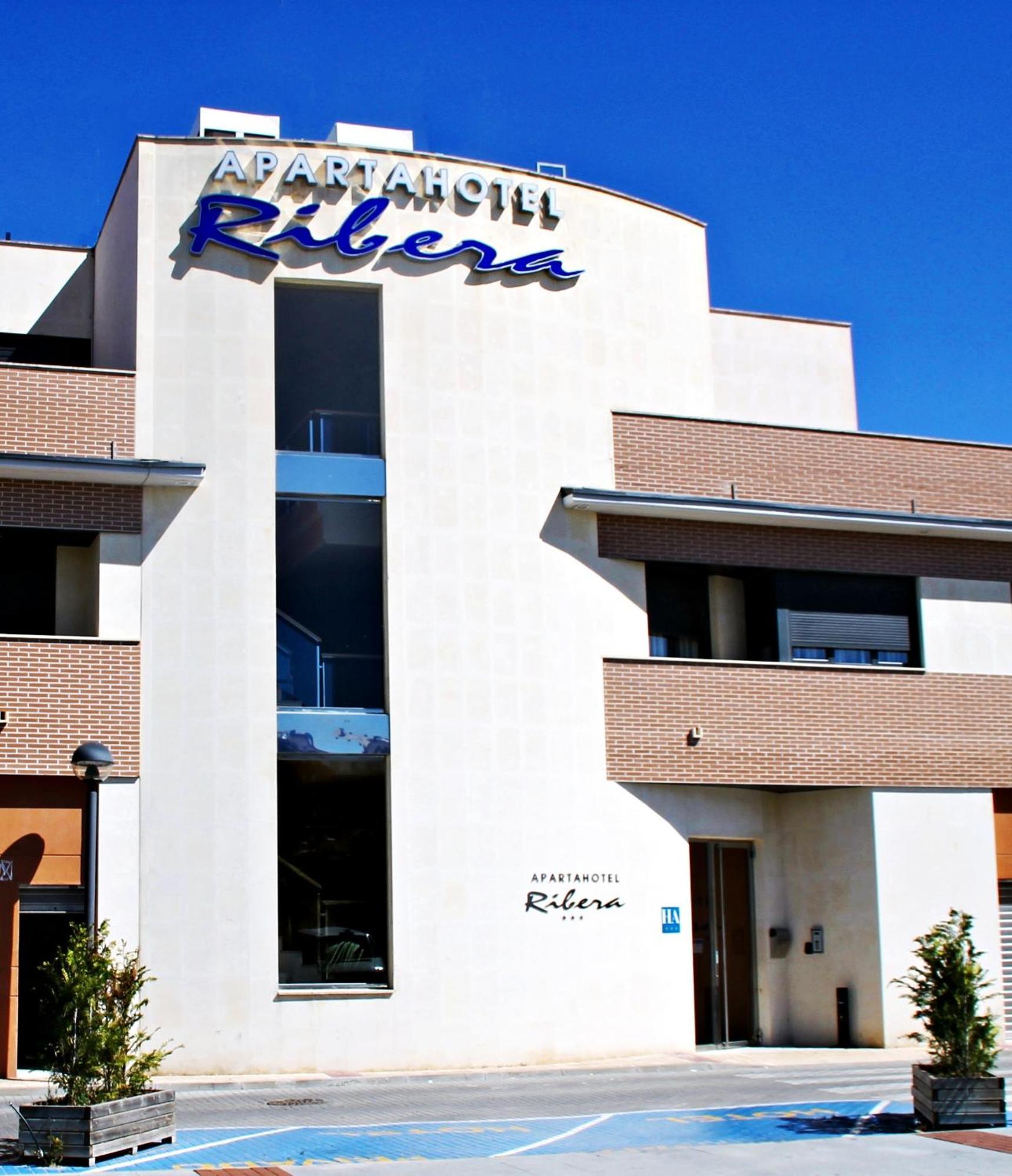 Apartahotel Ribera Арройо-де-ла-Энкомьенда Экстерьер фото